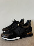 Louis Vuitton Sneakers - Size 7